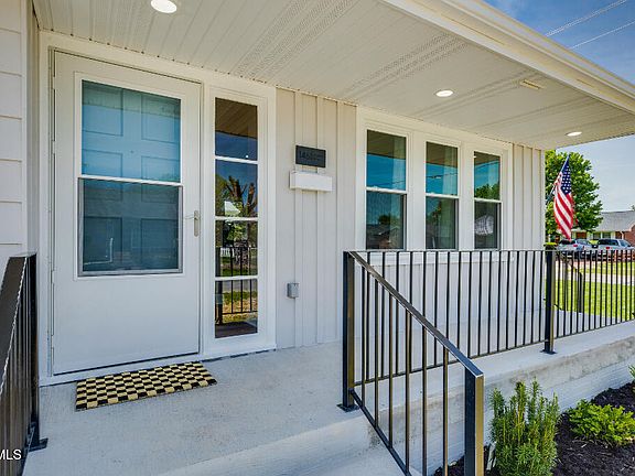 3rd image of 1461 Warpath Dr