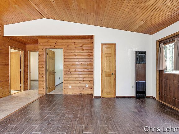 4th image of 4471 S Chestnut Ave