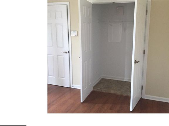 3rd image of 130 Nob Hill Rd