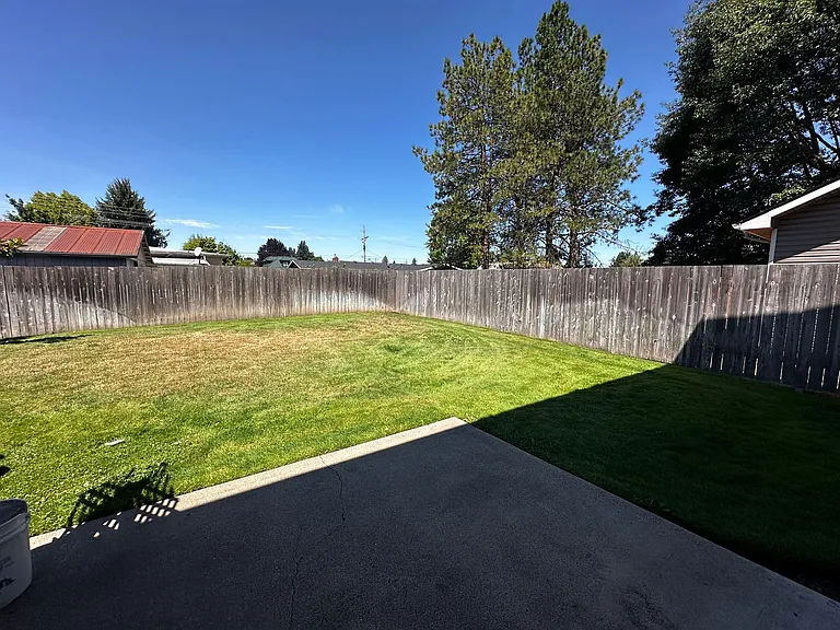 460 & 462 S Ecols St — Photo 11