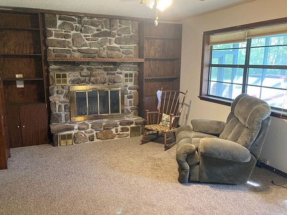 4th image of 2204 E Diamond Lake Dr