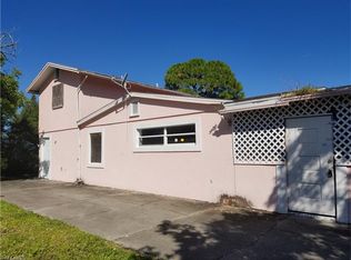 921 Coconut Cir E, Naples, FL 34104