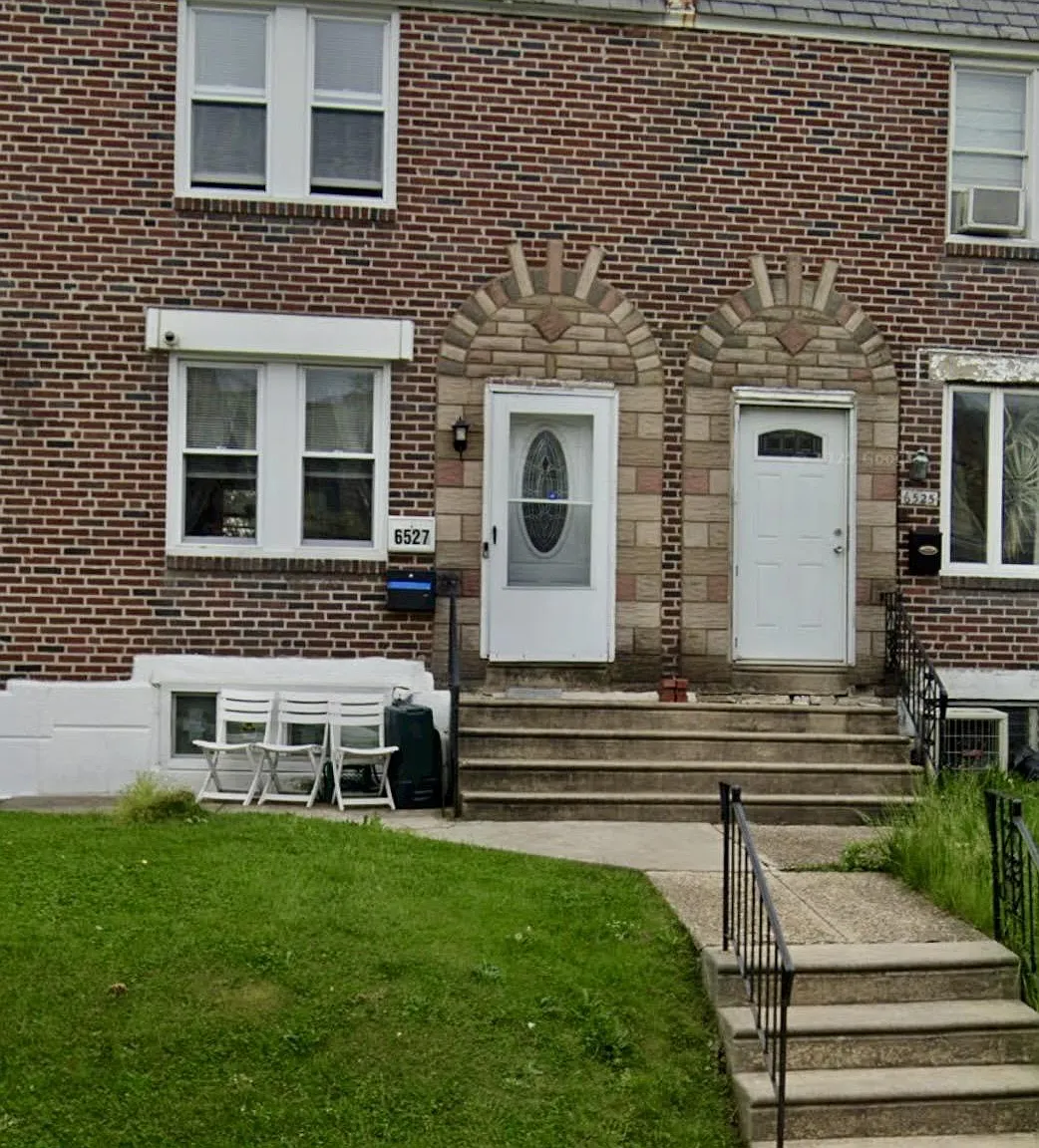 3 bed, 1046 sqft, $1,800 — Photo 1