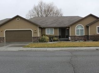 20739 Starner St, Chugiak, AK 99567