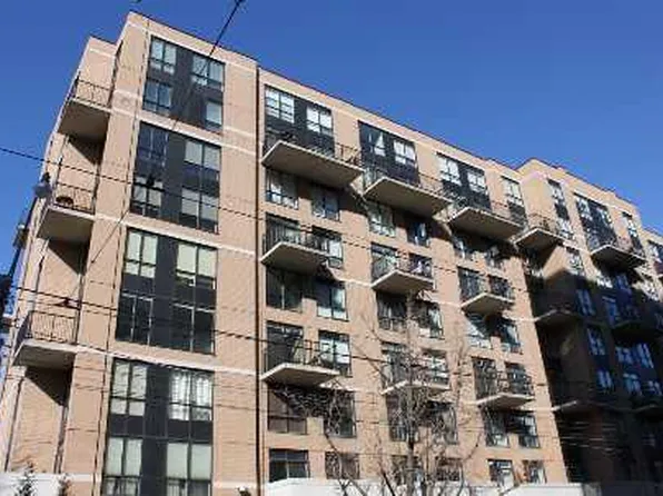 800 King St W #817, Toronto, ON M5V 3M7