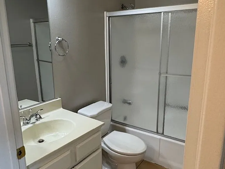 7817 Vineland Ave — Photo 18