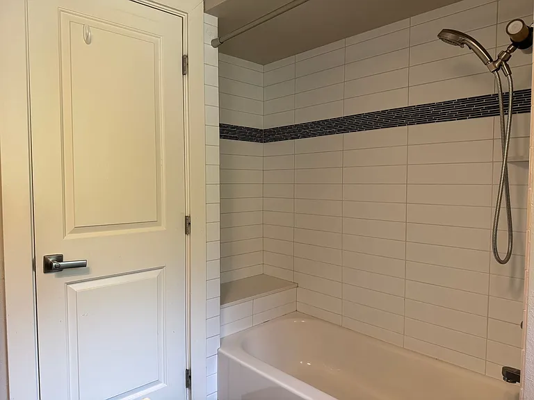 10005 NE 31st Pl — Photo 16