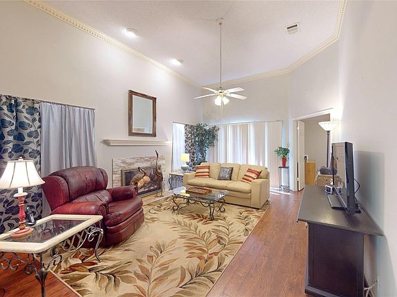 3rd image of 3011 Flower Field Ln