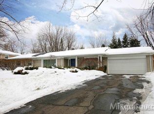 670 Millstone Dr, Rochester Hills, MI 48309