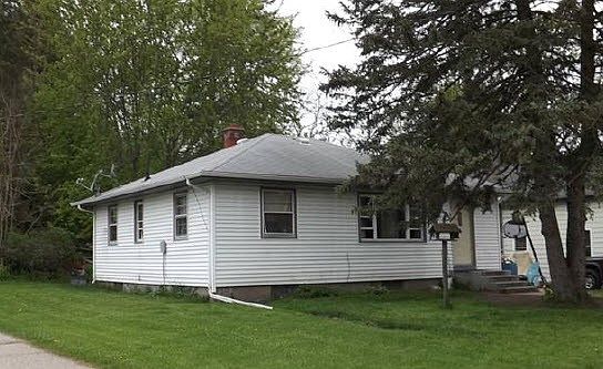 2nd image of 104 Center St