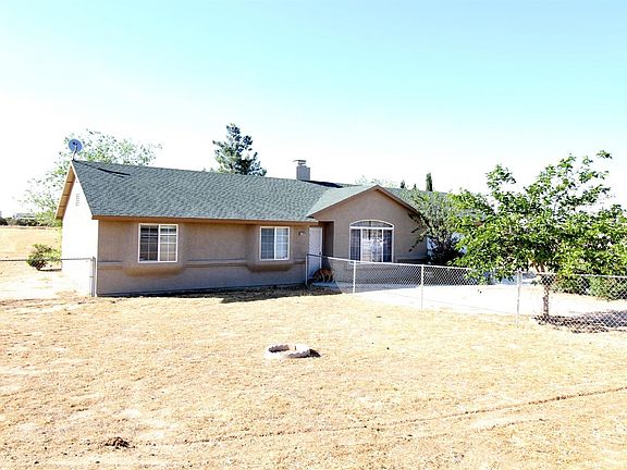 4th image of 17904 Fresno St