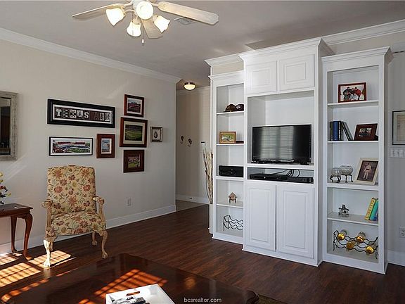 5th image of 801 Luther St W Unit 1506