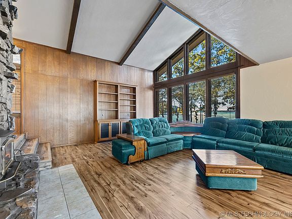 5th image of 42 Lakeside Dr
