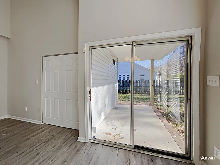 423 Cottonwood Park Dr — Photo 17