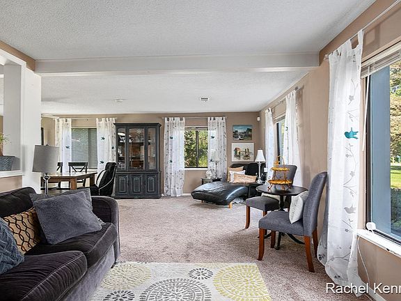 5th image of 2350 Valentine Blvd NE