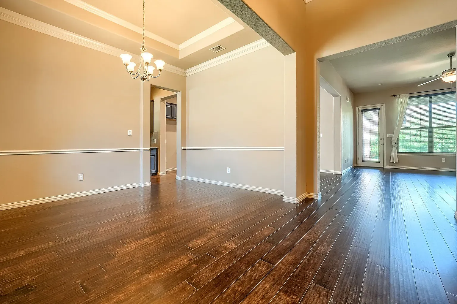 4 bed, 2105 sqft, $2,799 — Photo 4