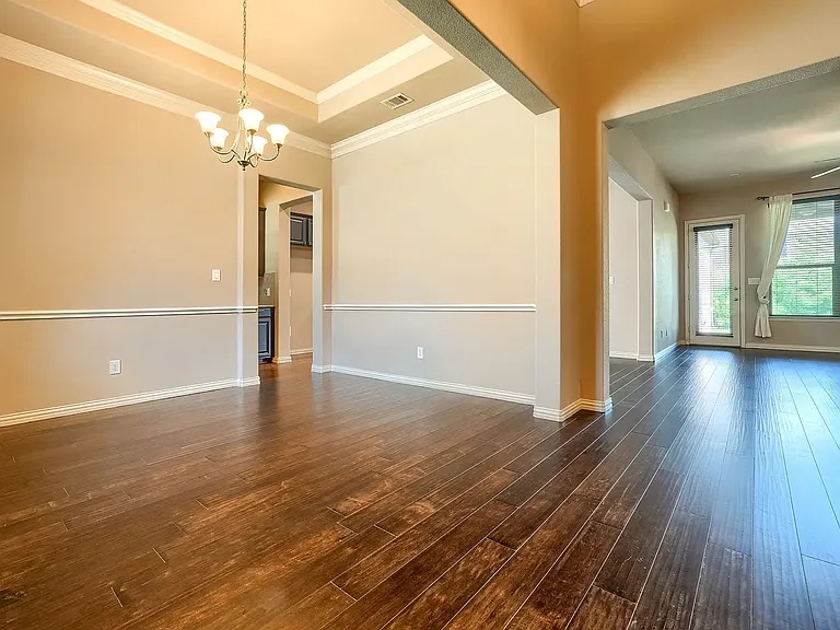 12372 Payne St — Photo 4