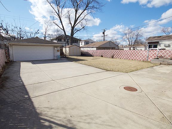 4th image of 1920 N 73rd Ave