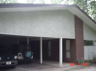 25 Lake Dr, Midway, GA 31320