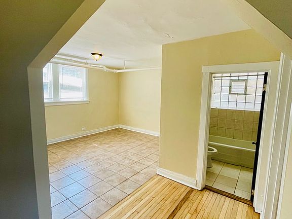 4th image of 4541-43 W Wellington Ave #4543-G