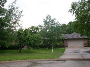 212 Shawnee Dr, Minooka, IL