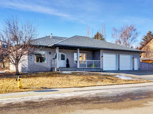 201 NE Aspen Way, Vulcan, AB T0L 2B0