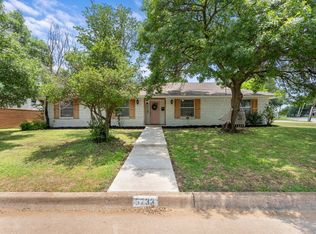 5733 Wonder Dr, Fort Worth, TX 76133