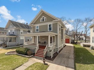 819 S 4th St, Aurora, IL 60505
