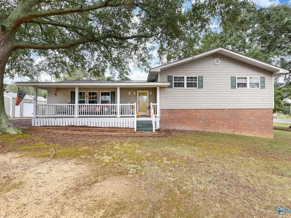 305 Alexander Dr, Boaz, AL 35956