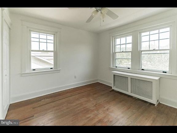 5th image of 1148 Matsonford Rd