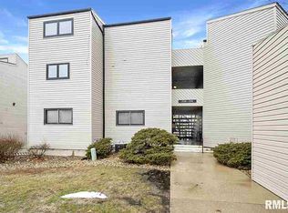 7257 N Lakeside Ct, Peoria, IL 61614