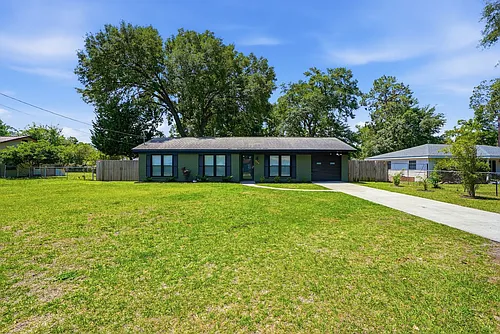 703 Pineview Ct Photo 1