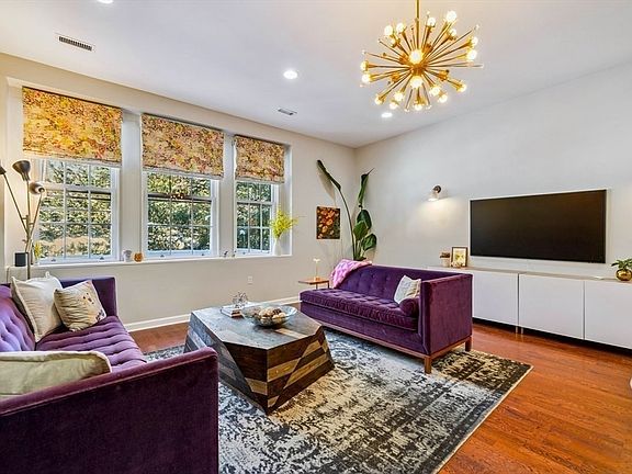 3rd image of 60 Glen Rd APT 108