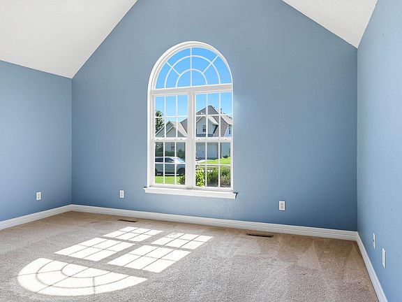 5th image of 5561 S Pinehurst Avenue