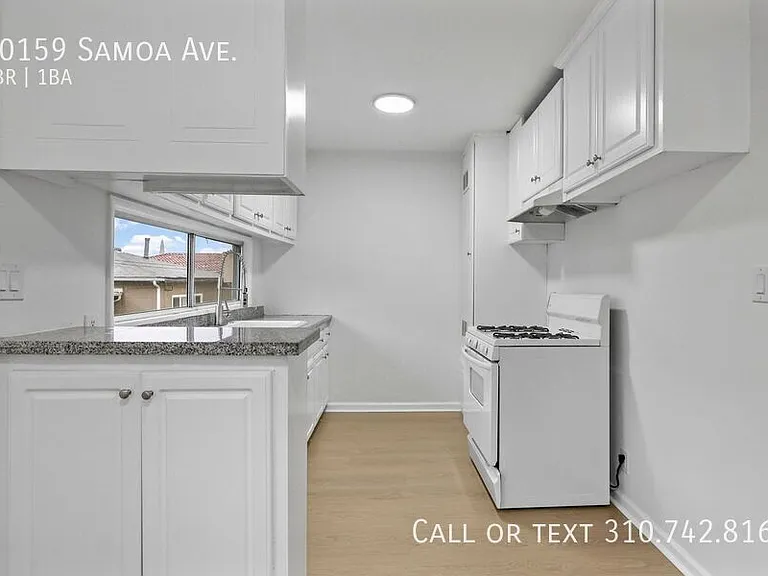 10159 Samoa Ave — Photo 4