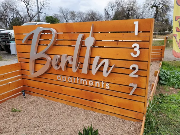 1327 Quintana Rd, San Antonio, TX