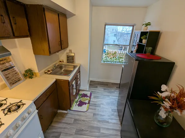 Cozy one bedroom, 514 Arsan Ave APT A, Brooklyn, MD 21225