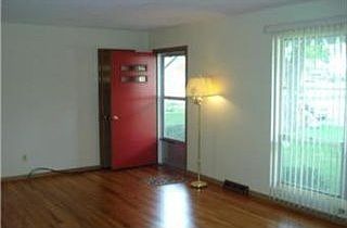 1st image of 9951 Campbell St