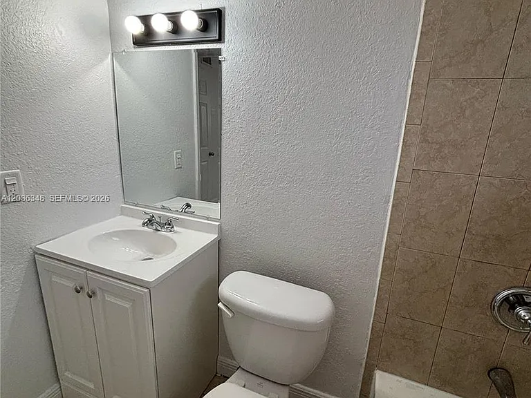 8287 NE Miami Ct #201 — Photo 7