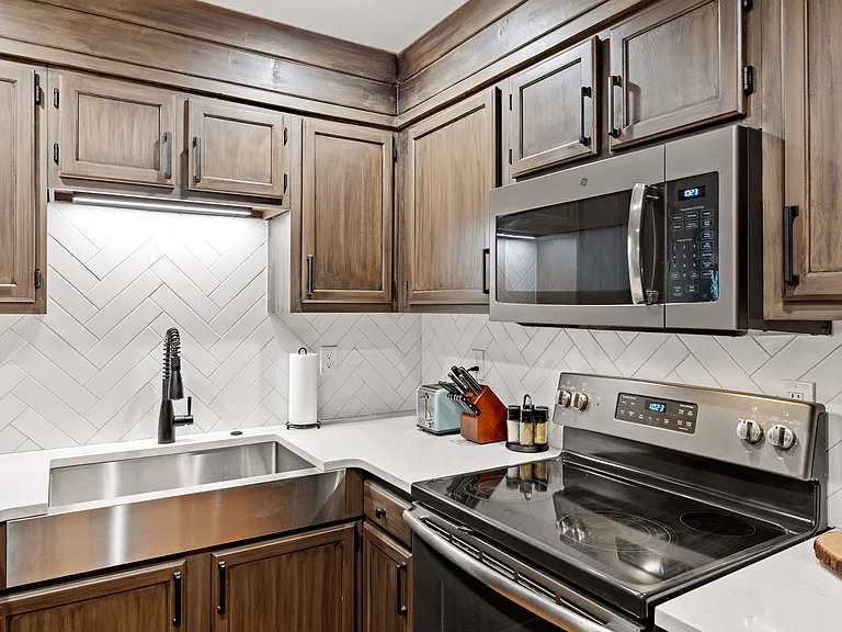 1228 Ski Mountain Rd #4 — Photo 17