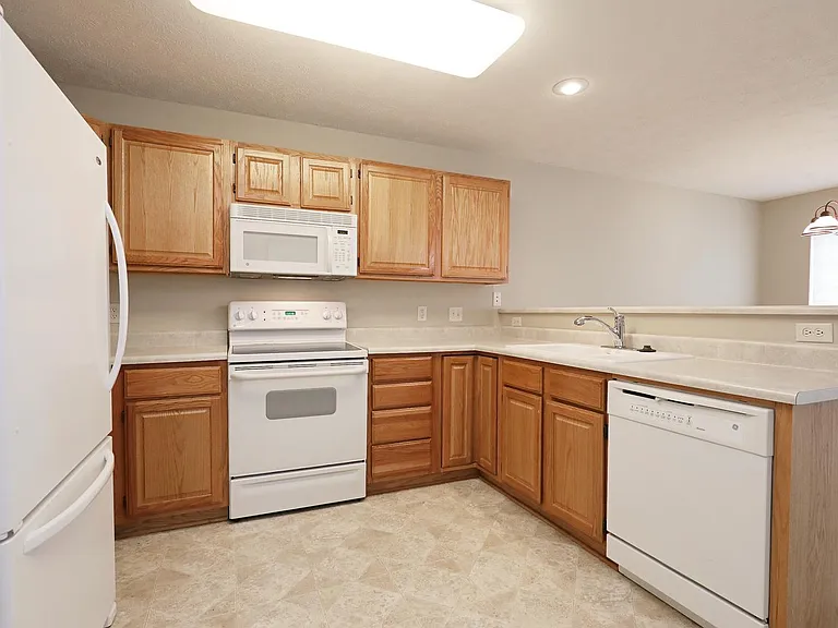 6907 Naples Dr — Photo 7