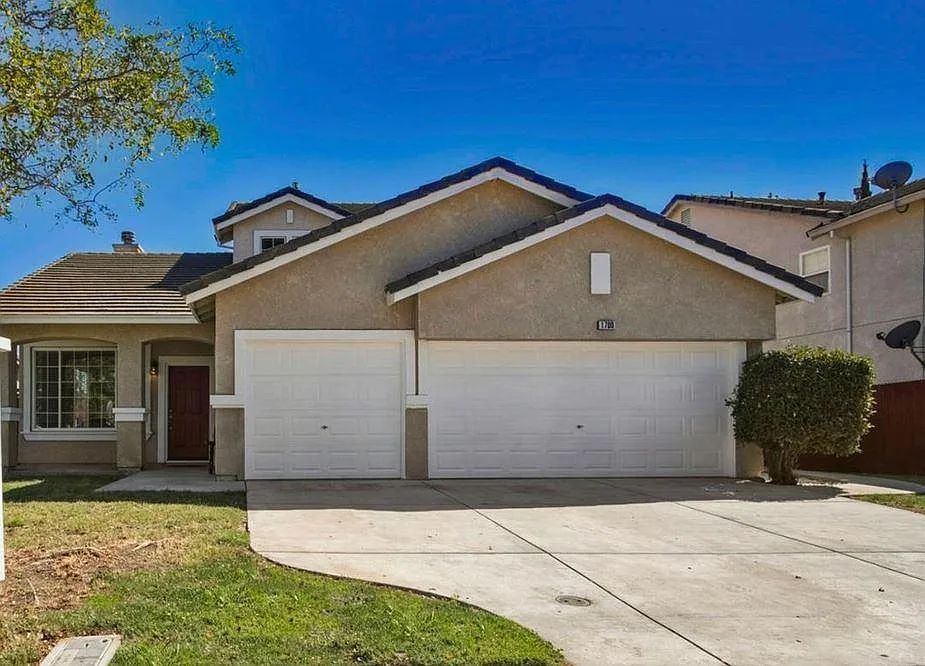 1700 Treehaven Ln photo 1