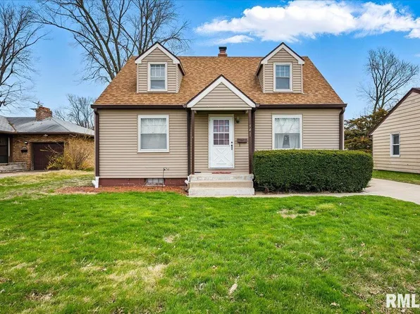 941 S Farnham St, Galesburg, IL 61401