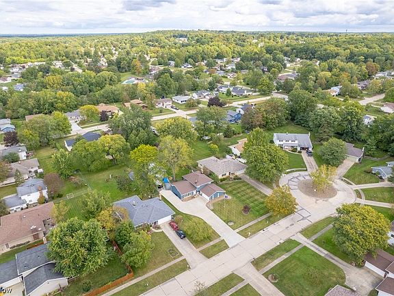 3rd image of 4737 Whiteoaks Dr