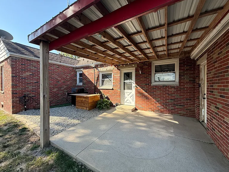 7154 Gomer Rd — Photo 5