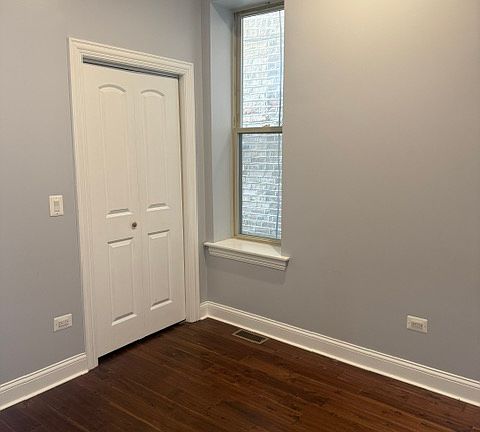 5th image of 2425 W Polk St APT 1