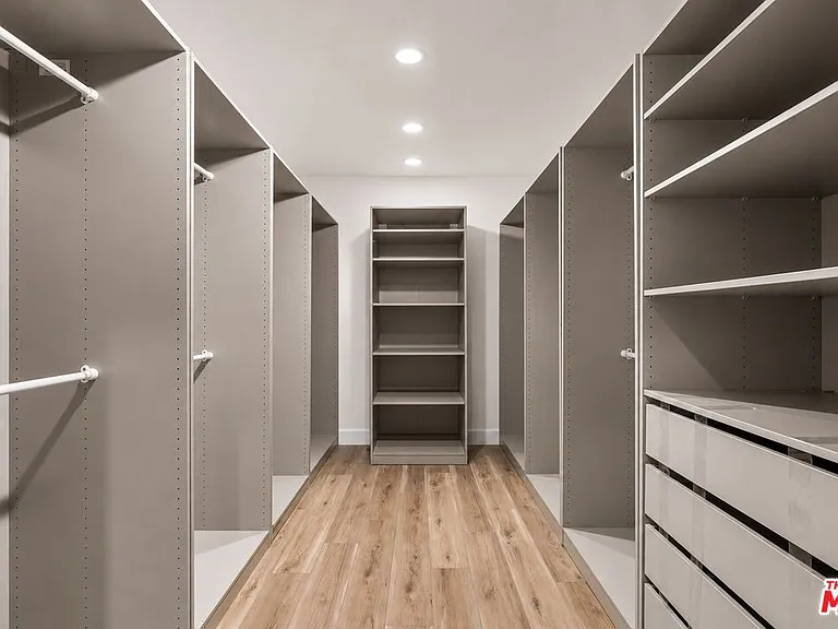 926 N Alpine Dr — Photo 3
