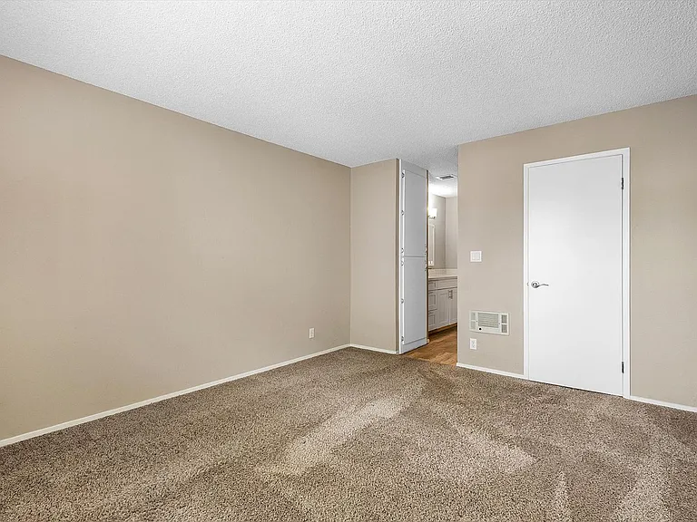 960 Shorepoint Ct #205 — Photo 17