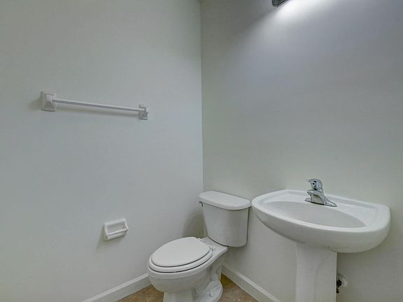 5th image of 2624 Creekside Dr