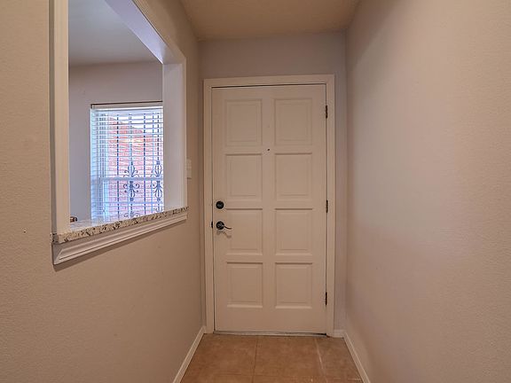 3rd image of 6321 Loftus Ave NE